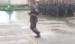 教官疯狂爆料视频在线观看,揭秘军营内幕，震撼曝光！